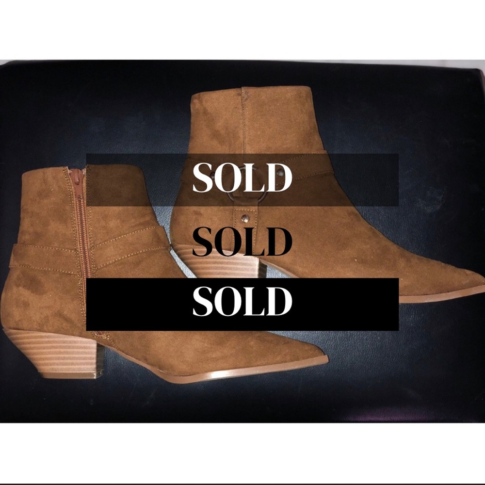 ⛔️SOLD⛔️Suede Western Booties